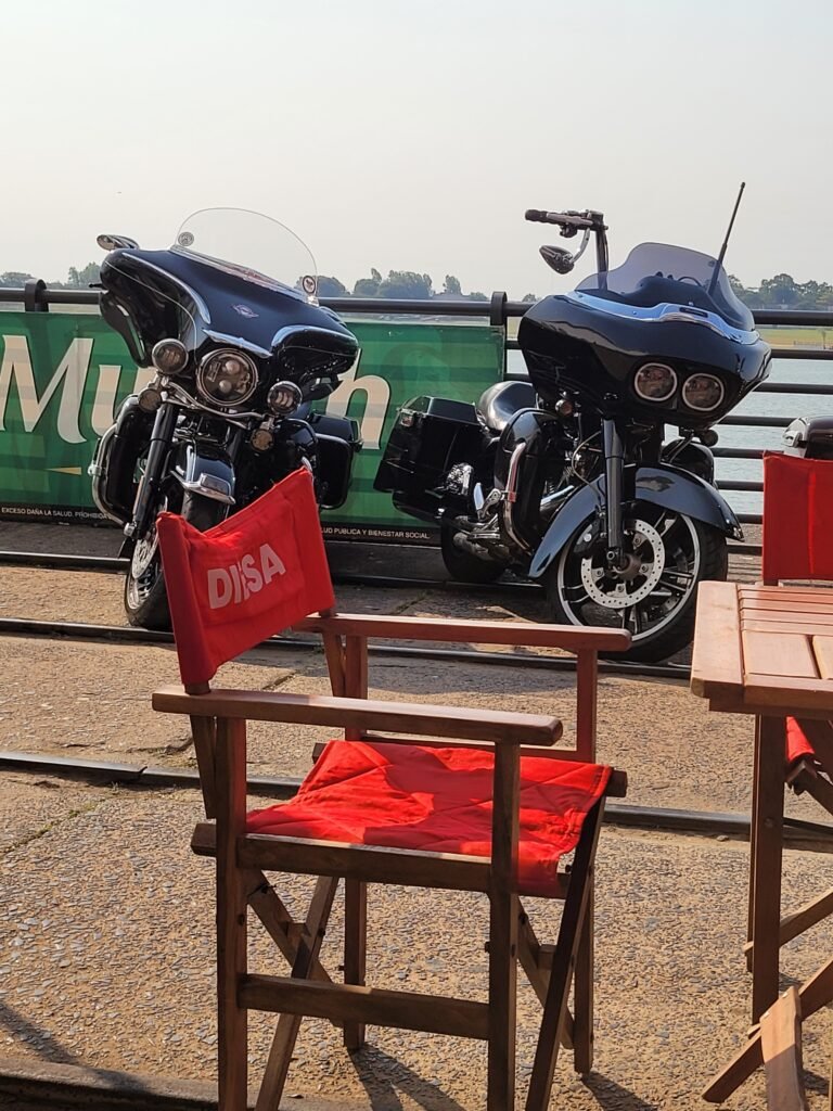 Los motoqueiros hicieron ruido en el viejo puerto de Asunción
