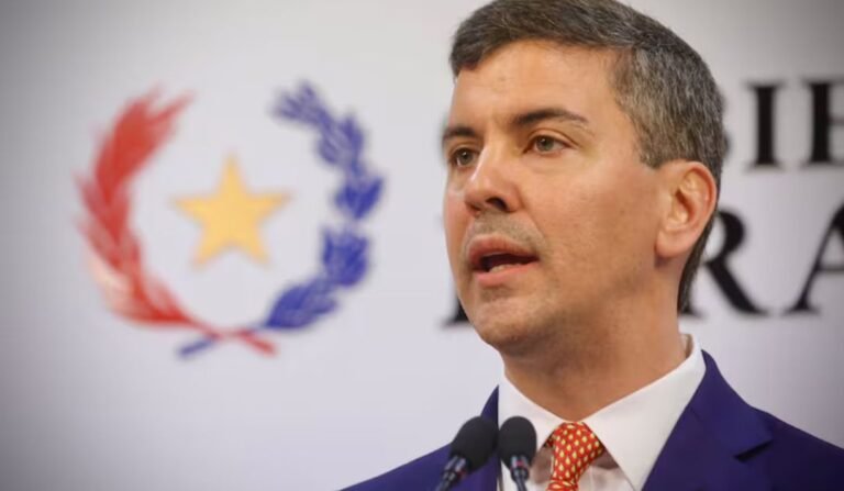 Un liderazgo ausente: entre la sumisión política y la frustración popular